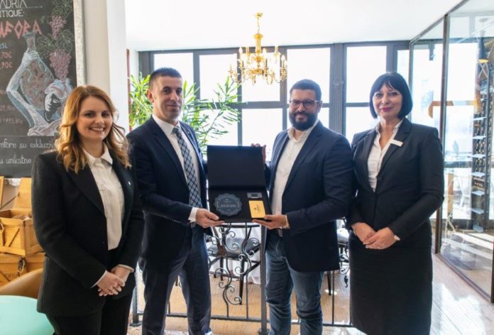 Barbara Klarić, Goran Todoranović, Petar Aračić (CEO Fast Review), Srđana Arbunić
