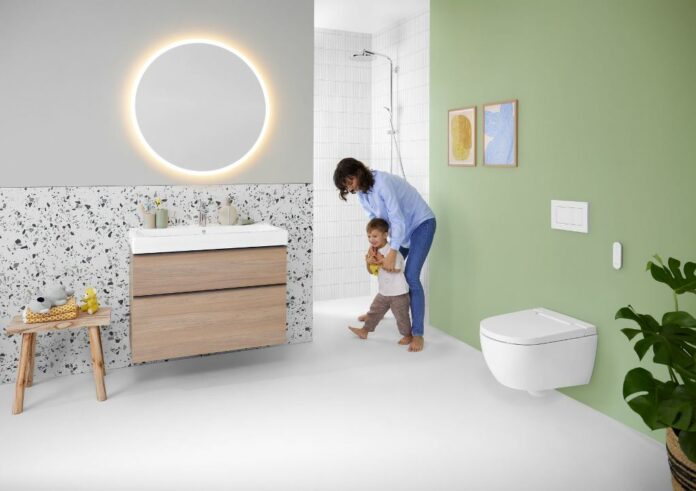 2024_Geberit AquaClean Alba_Family_Remote control_Sigma30_iCon_Option_light on_models_1_Big Size